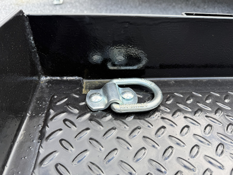 Scissor lift hauler trailer with accessories